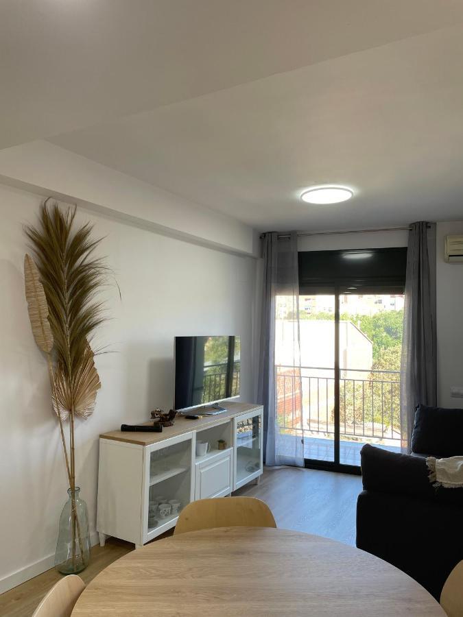 Acogedor Apartamento Vallparadis Con Parking تيراسا المظهر الخارجي الصورة