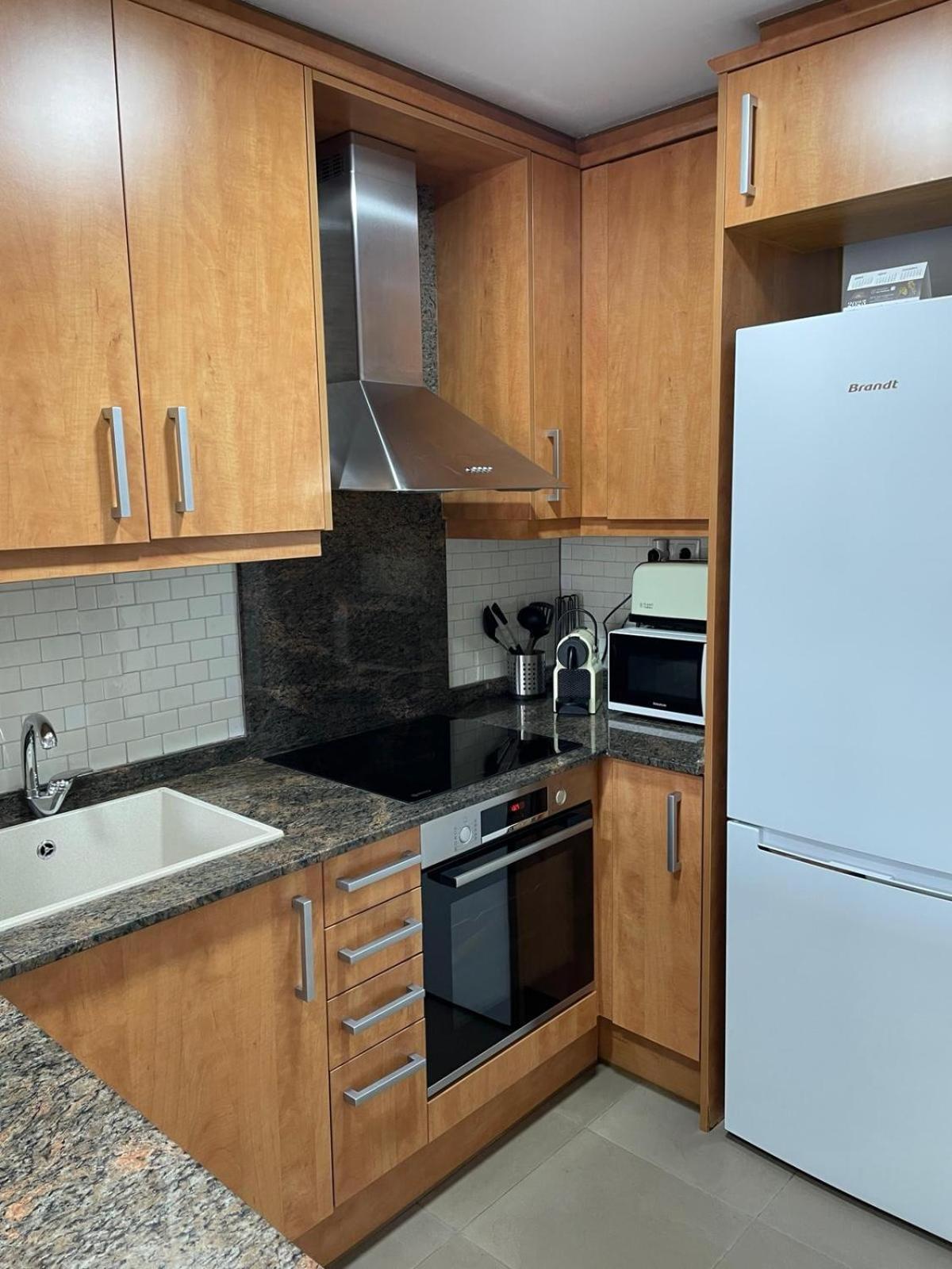 Acogedor Apartamento Vallparadis Con Parking تيراسا المظهر الخارجي الصورة